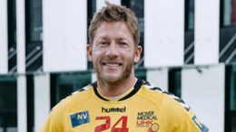 Moser Medical UHK Krems – HC Linz AG 32:29 - Norbert Visy erzielte mit dem 16. Treffer der Kremser ein Traumtor: Foto: UHK